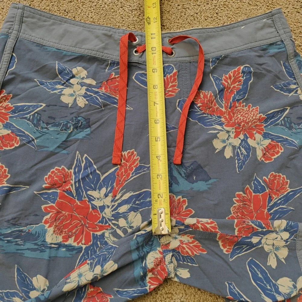 Patagonia‎ Mens 32 Board Shorts Blue Floral Tropical Scalloped Hem Stretch Swim